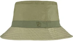 Fjallraven Reversible Bucket Hat -Fjallraven opplanet fjallraven reversible bucket hat sand stone light olive large extra large f84783 195 622 l xl av 1